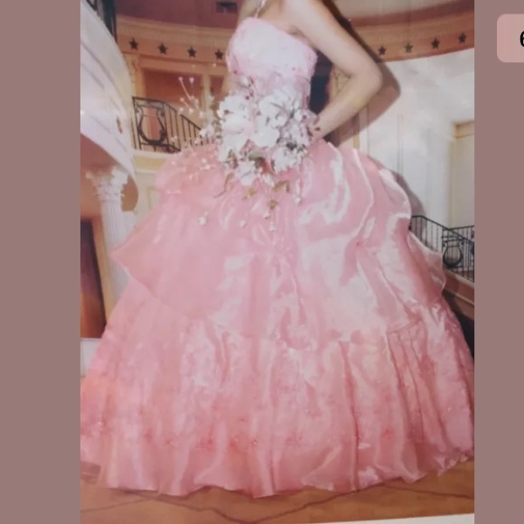 Quinceañera dress size 6 CRINOLINE NOT INCLUDED - Picture 6 of 8